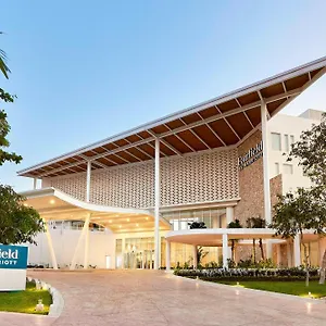 Fairfield & By Marriott Cancun Airport Отель